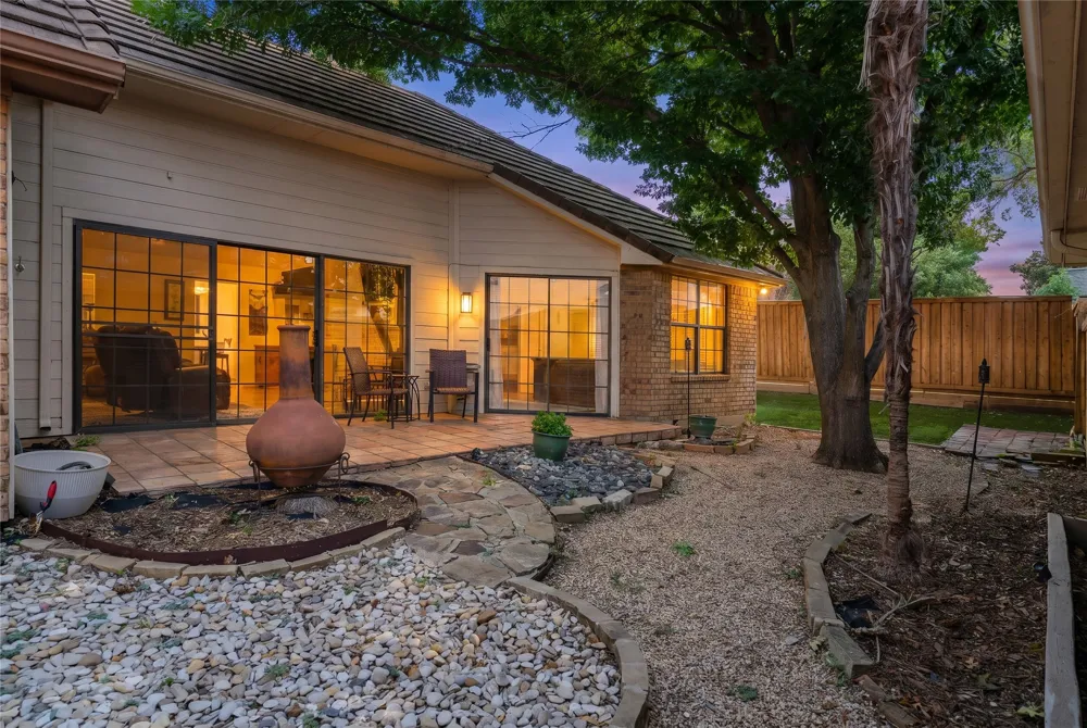 2739 Sedgeway Lane Carrollton, TX 75006