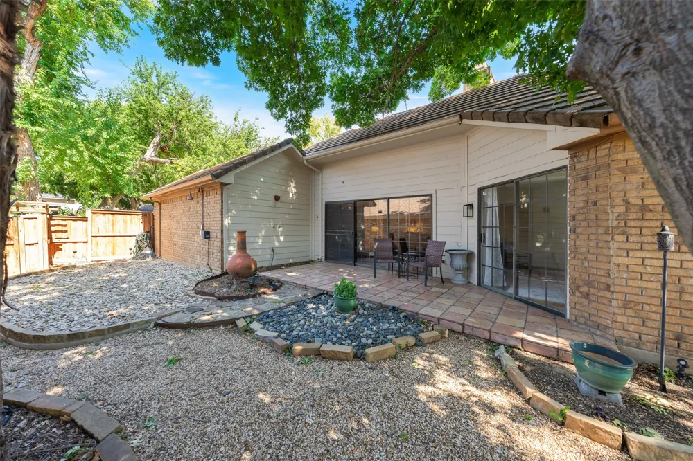2739 Sedgeway Lane Carrollton, TX 75006