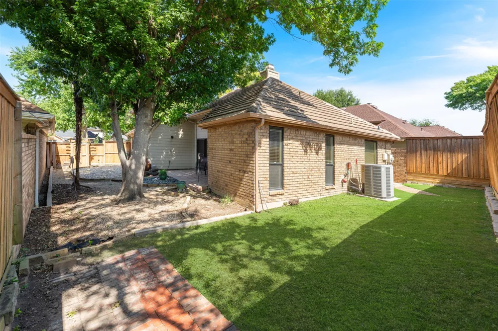 2739 Sedgeway Lane Carrollton, TX 75006