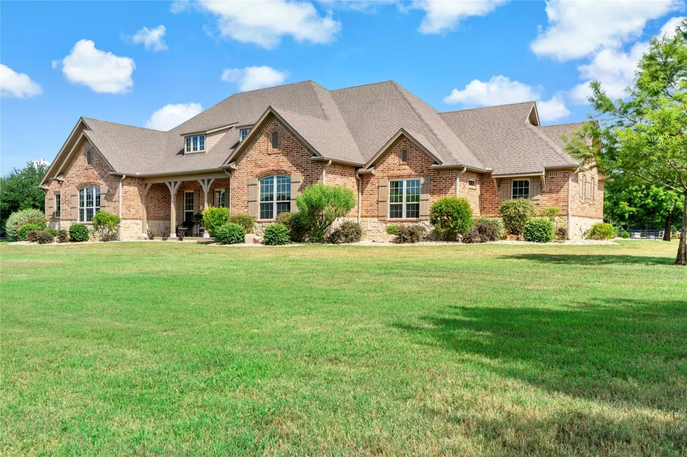 5500 Farm to Market 195 Paris, TX 75462