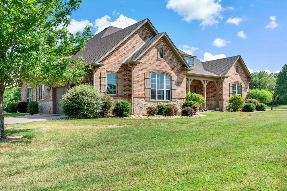 5500 Farm to Market 195 Paris, TX 75462