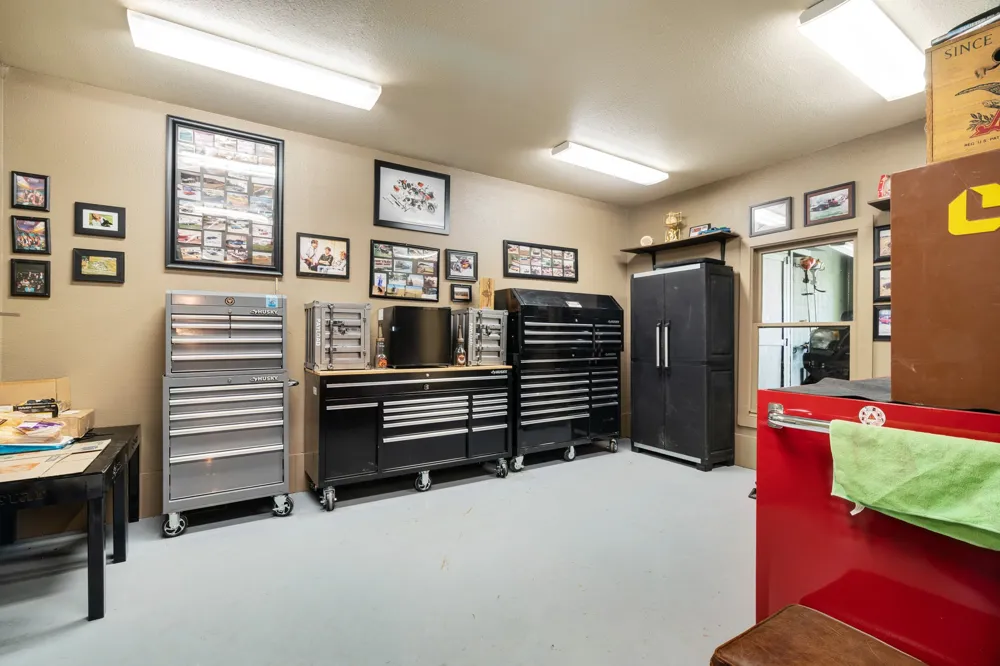 5500 Farm to Market 195 Paris, TX 75462