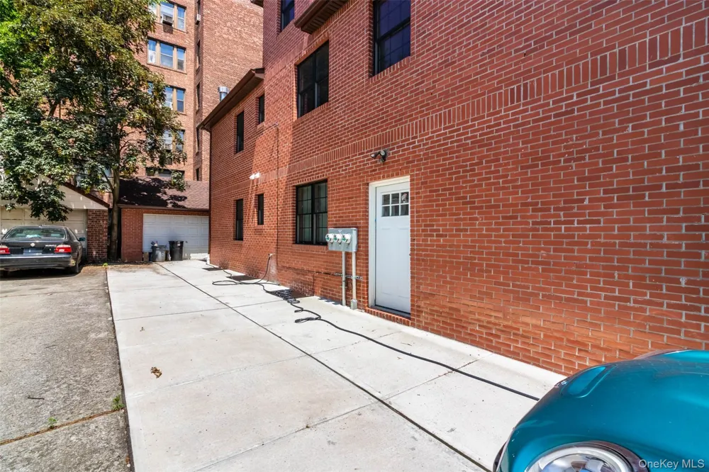 8431 Beverly Road Kew Gardens, NY 11415
