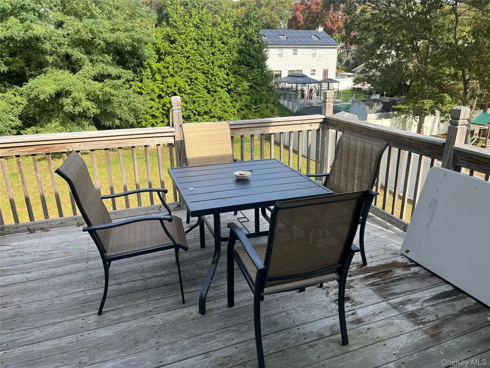 39 Elder Avenue Farmingville, NY 11738