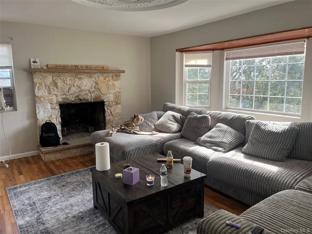 39 Elder Avenue Farmingville, NY 11738