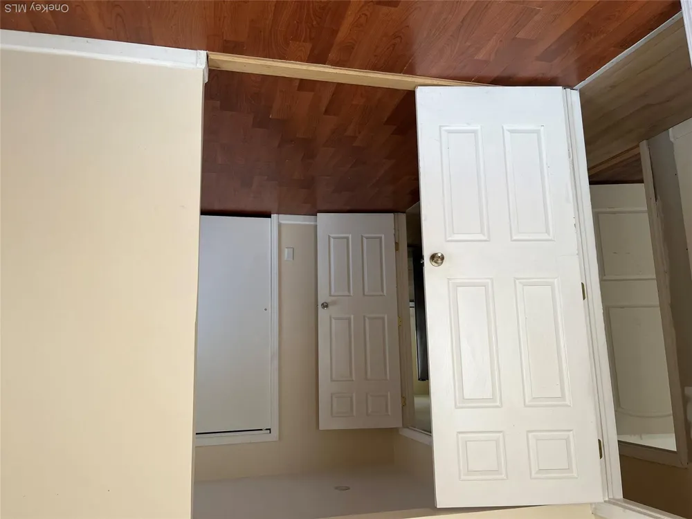 39 Elder Avenue Farmingville, NY 11738