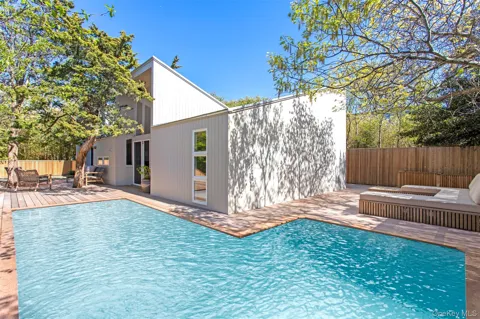 487 Tarpon Walk