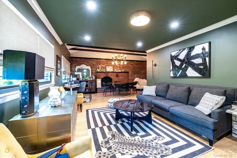 69 W 22nd Street Huntington Station, NY 11746