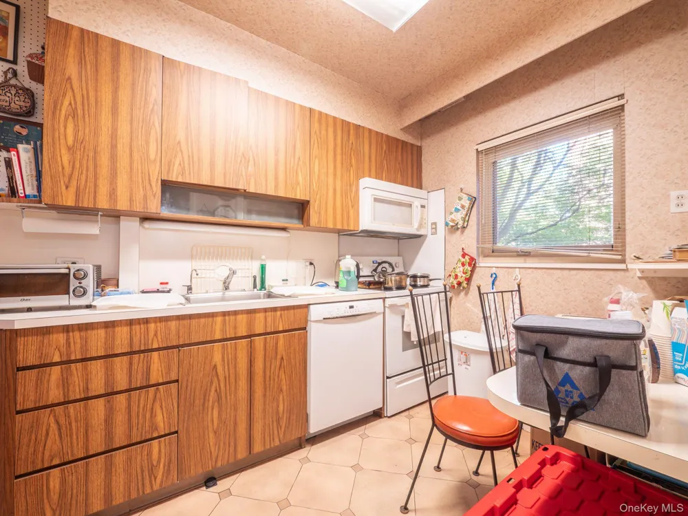 9530 67th Avenue Rego Park, NY 11374