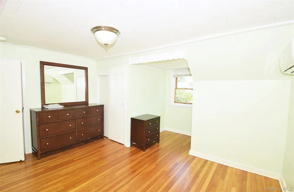 35 Rose Lane New Hyde Park, NY 11040