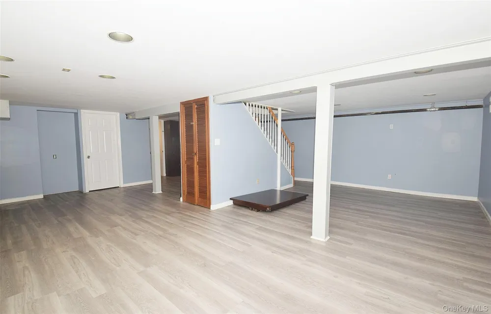 35 Rose Lane New Hyde Park, NY 11040
