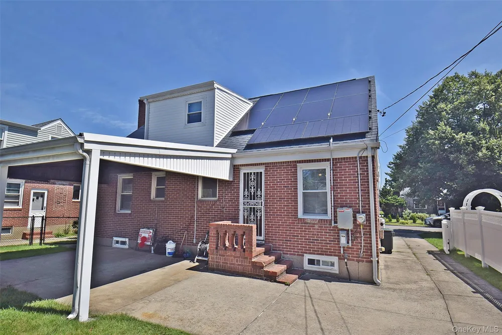 35 Rose Lane New Hyde Park, NY 11040