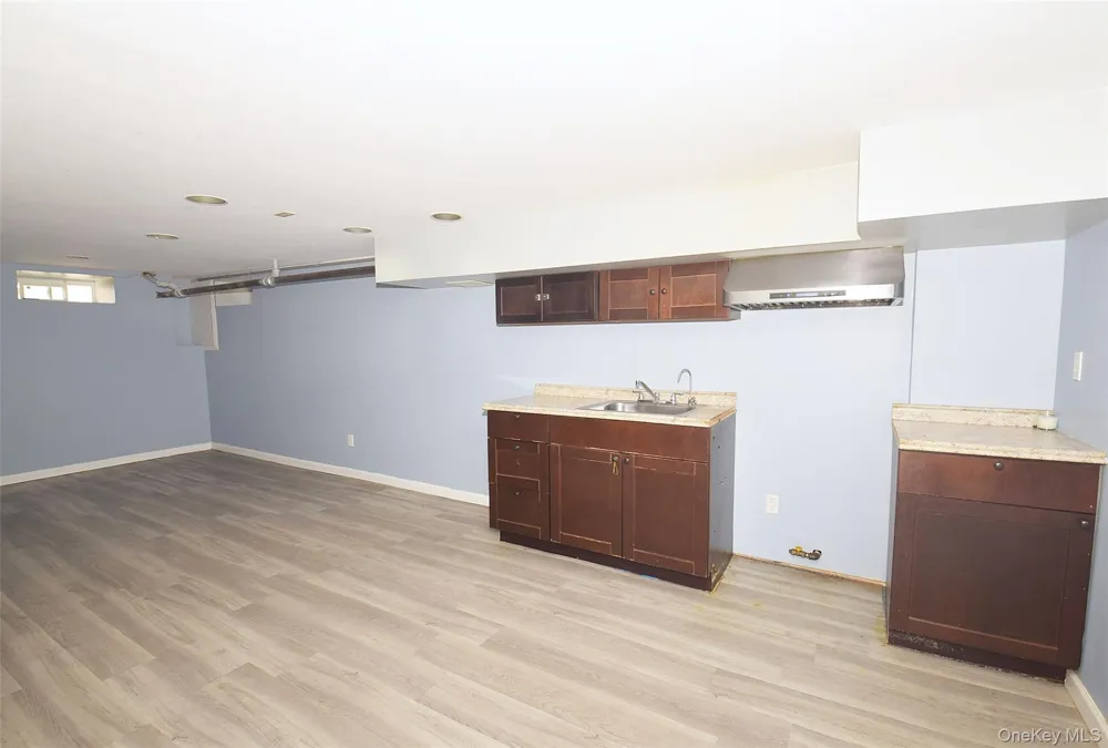 35 Rose Lane New Hyde Park, NY 11040