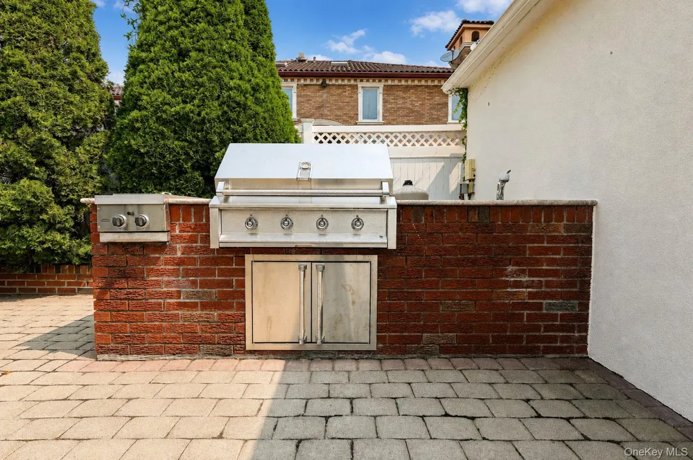 160-31 9th Avenue Whitestone, NY 11357