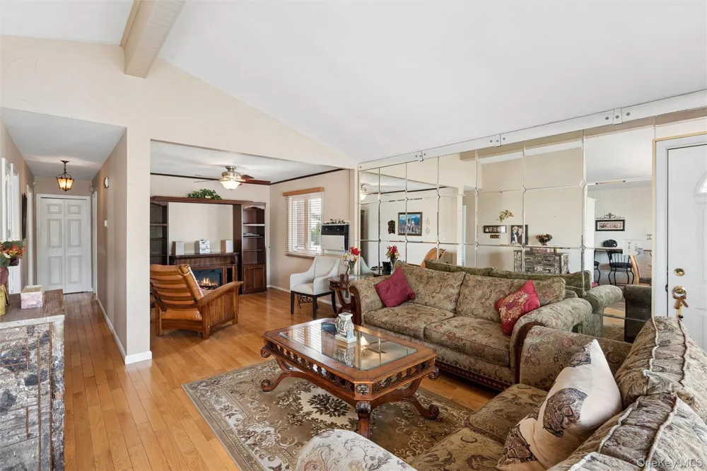 114 Miller Road Hicksville, NY 11801