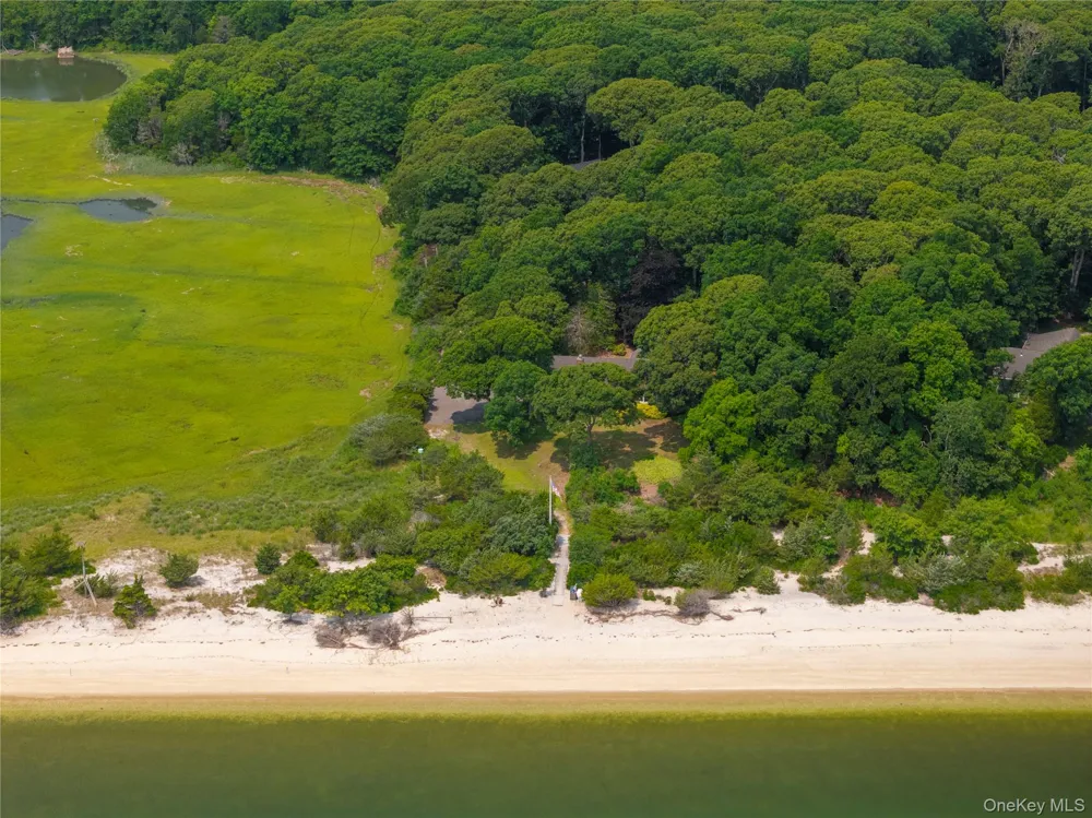 Address Not Shown Peconic, NY 11958