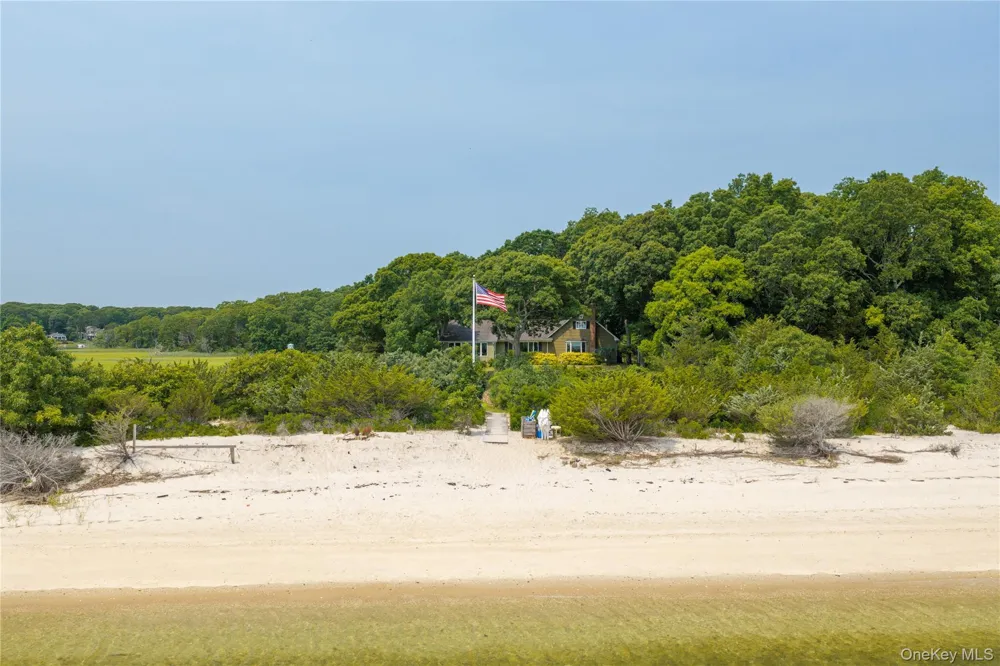 Address Not Shown Peconic, NY 11958