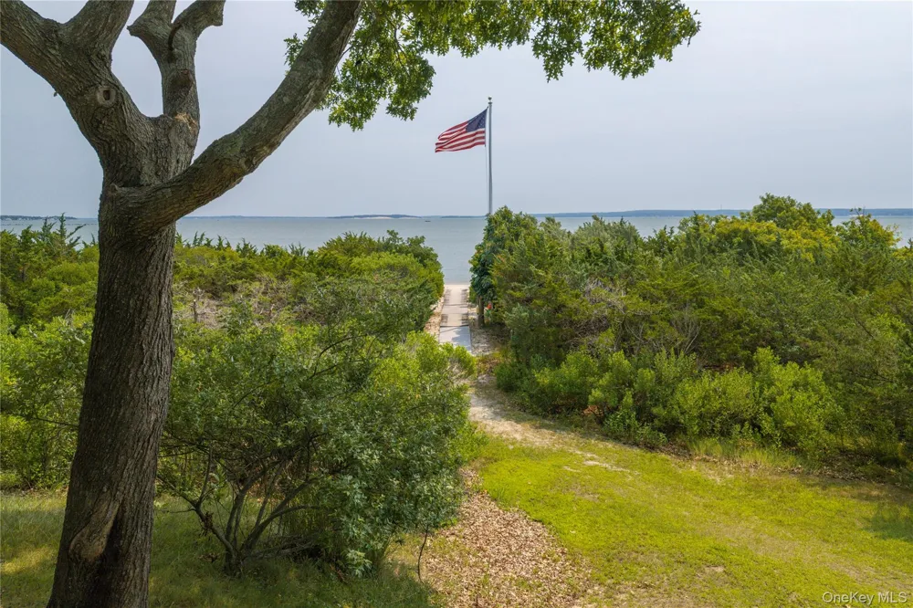 Address Not Shown Peconic, NY 11958