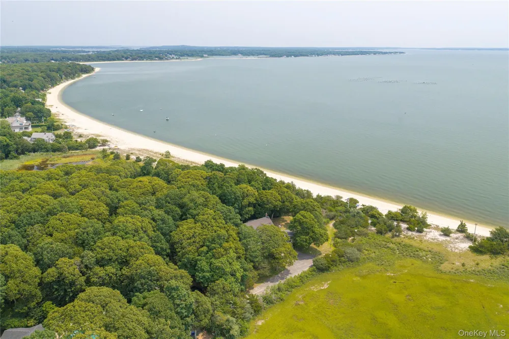 Address Not Shown Peconic, NY 11958