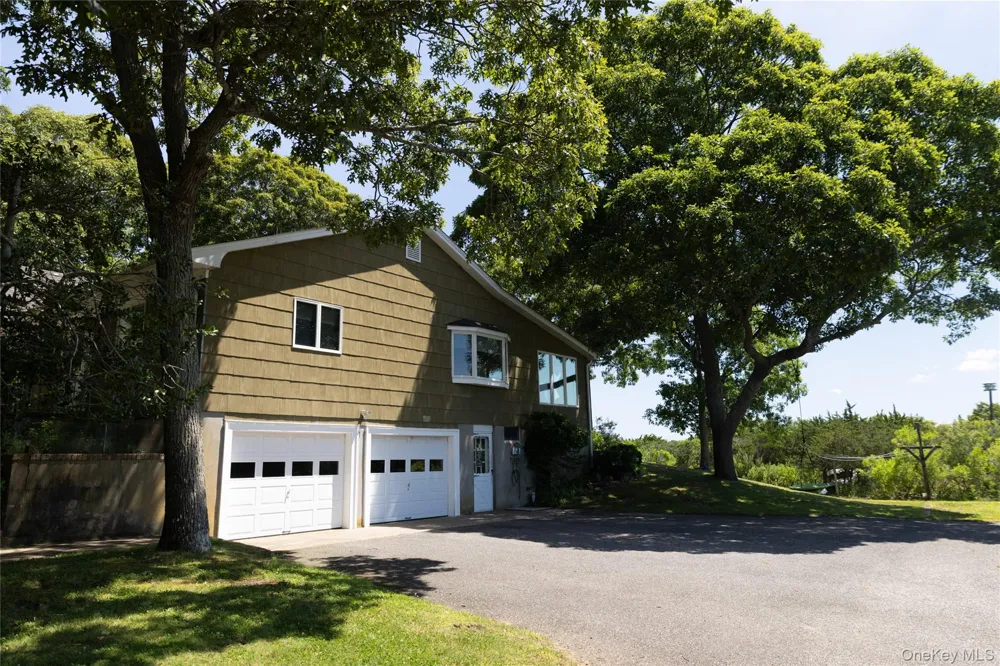 Address Not Shown Peconic, NY 11958