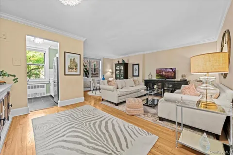 629 Kappock Street #4G