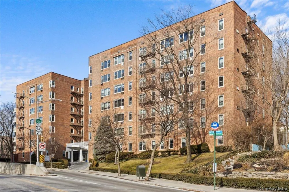 629 Kappock Street #4G Bronx, NY 10463