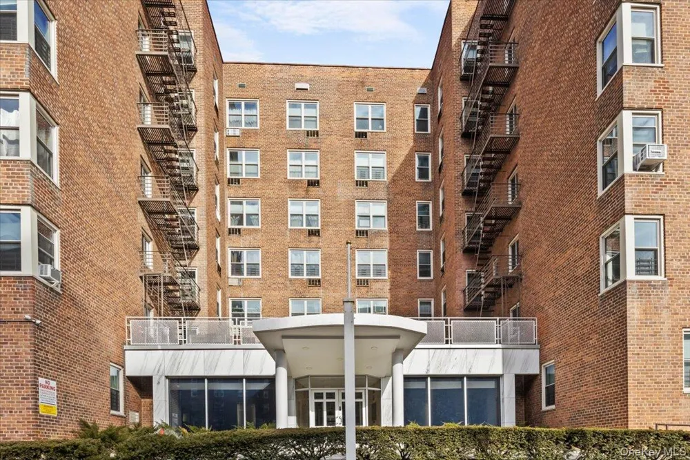 629 Kappock Street #4G Bronx, NY 10463
