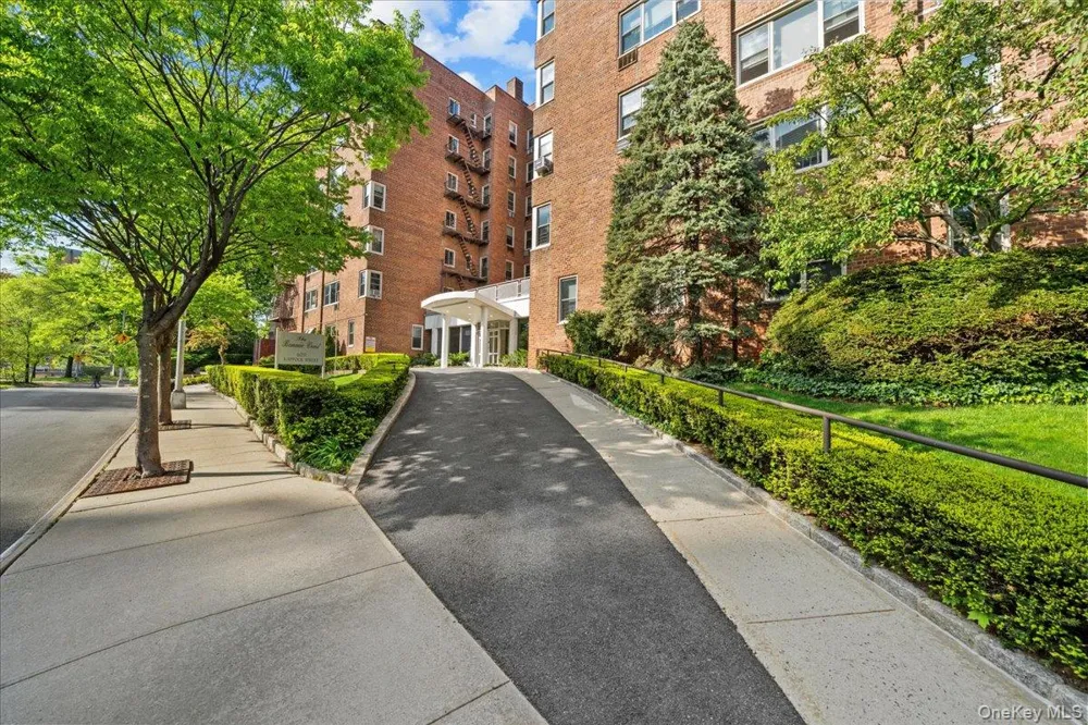 629 Kappock Street #4G Bronx, NY 10463