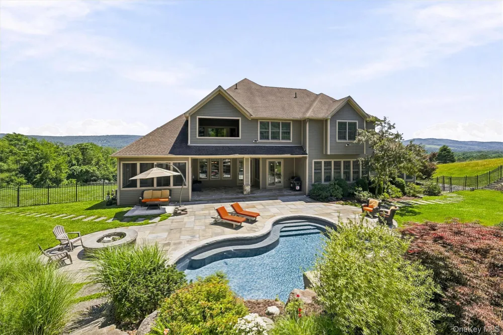11 Manno Farm Road Warwick, NY 10990