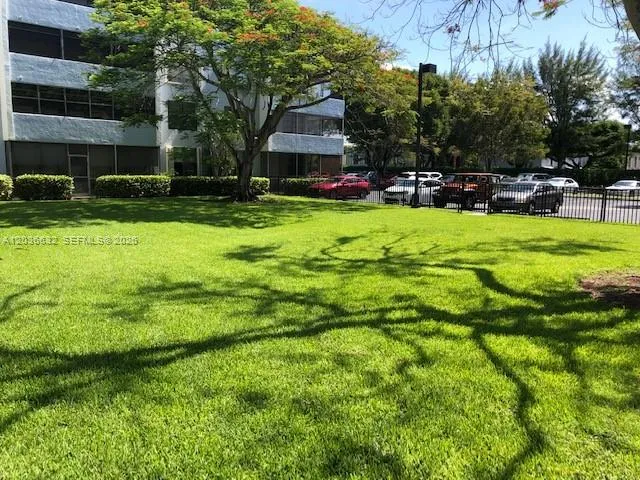 10852 Kendall Dr #316 Miami, FL 33176