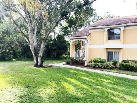 2350 NW 33rd Street #807