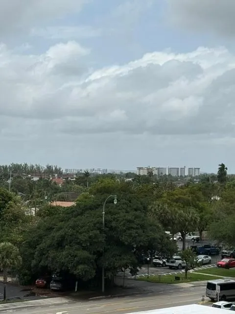 1900 S Ocean Boulevard #5j Lauderdale By The Sea, FL 33062
