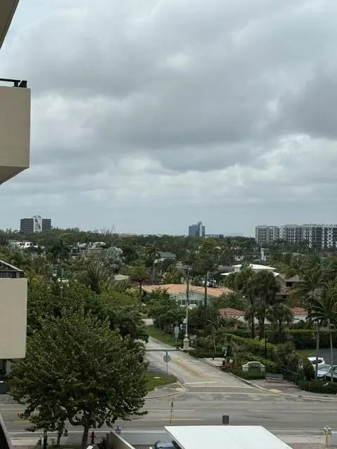 1900 S Ocean Boulevard #5j Lauderdale By The Sea, FL 33062