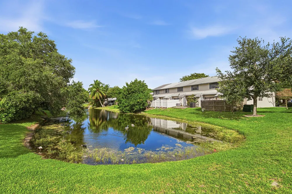 8207 Fairway Road #8207 Sunrise, FL 33351