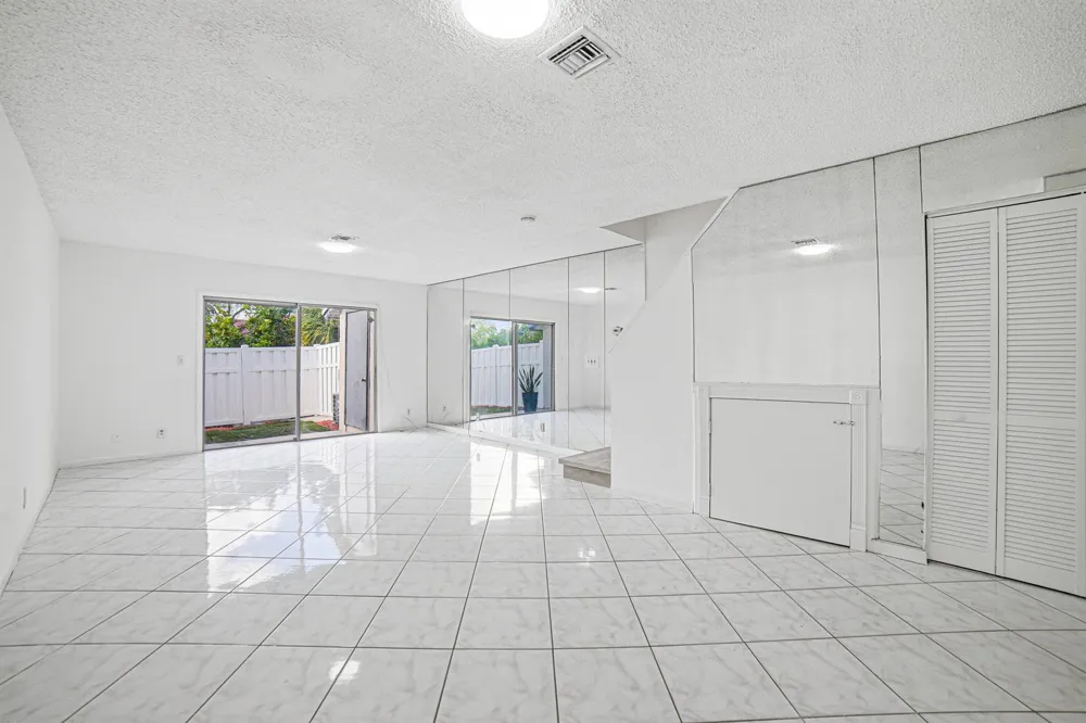 8207 Fairway Road #8207 Sunrise, FL 33351