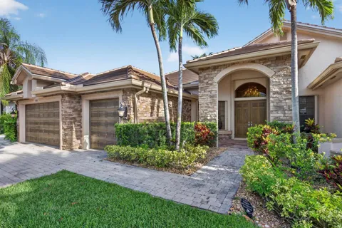 10715 Versailles Boulevard