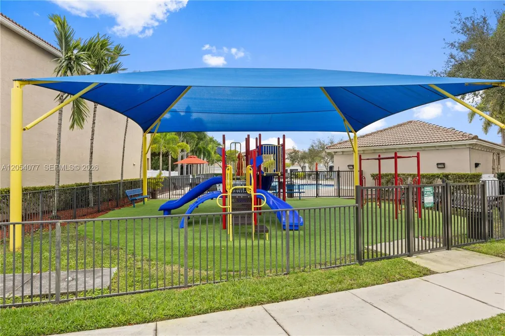 658 NE 193rd Ter Miami, FL 33179
