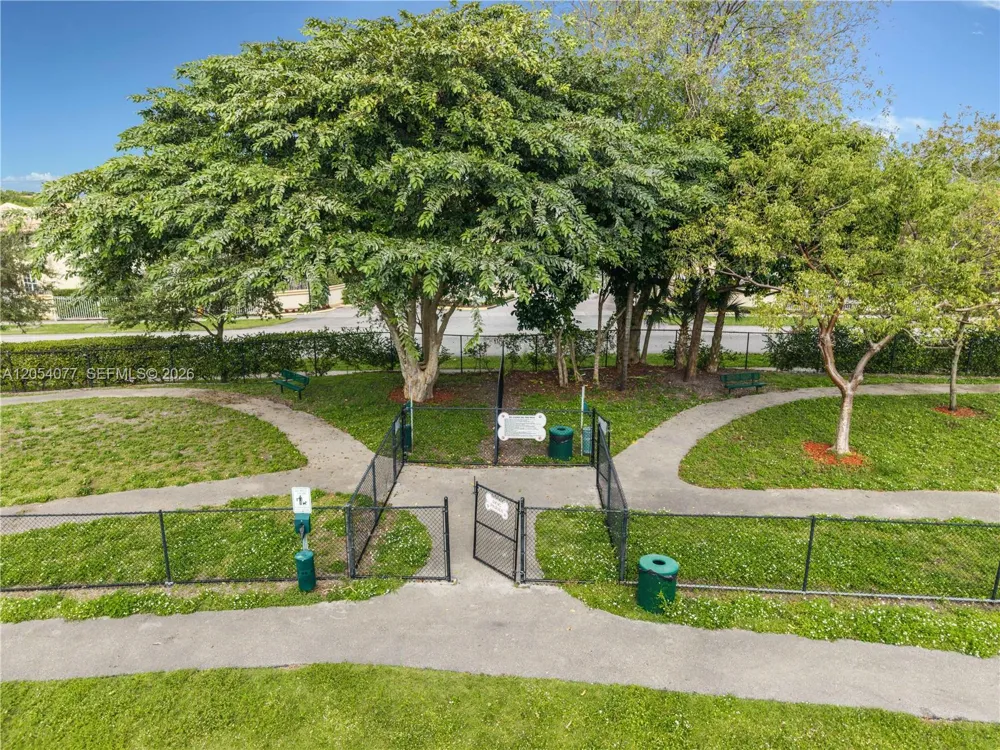 658 NE 193rd Ter Miami, FL 33179