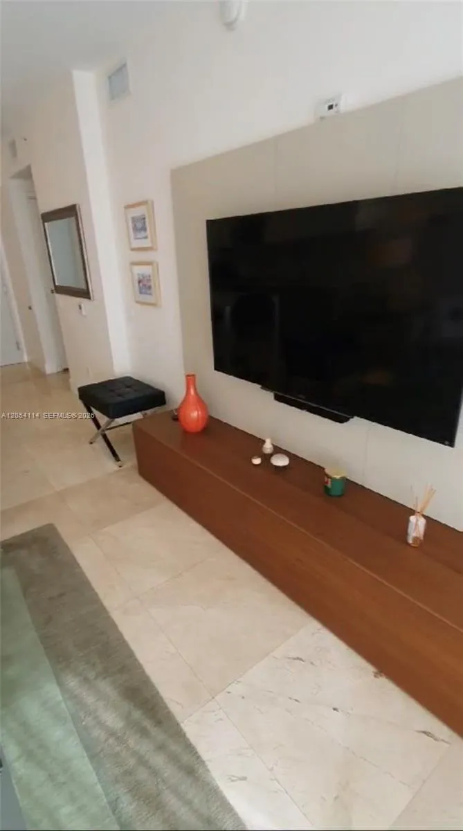 1300 Brickell Bay Dr #1107 Miami, FL 33131