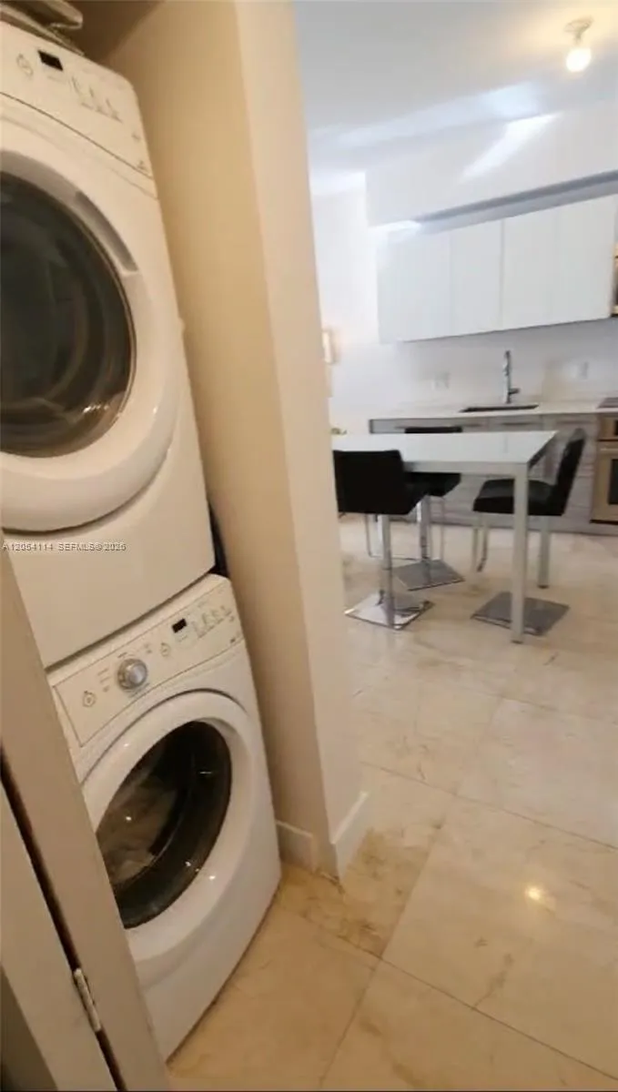 1300 Brickell Bay Dr #1107 Miami, FL 33131