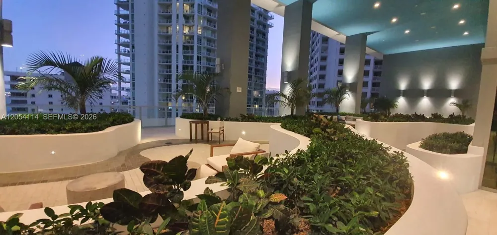 1300 Brickell Bay Dr #1107 Miami, FL 33131