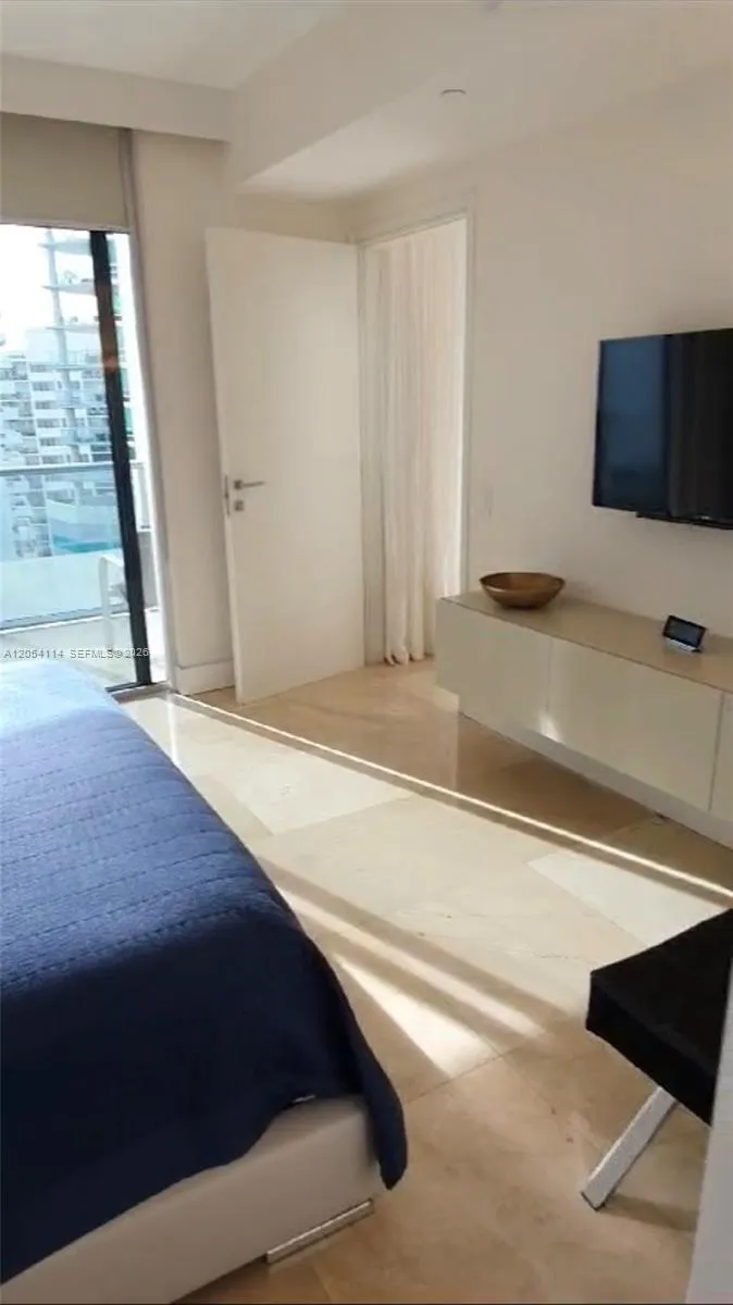 1300 Brickell Bay Dr #1107 Miami, FL 33131