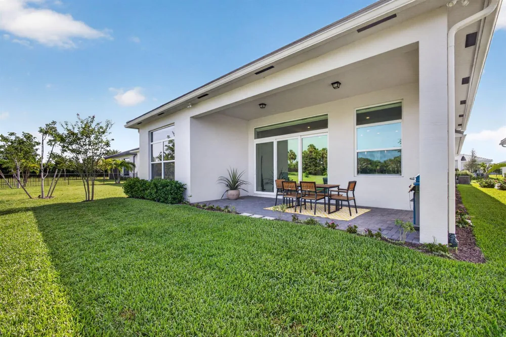 5469 Hutchinson Way Westlake, FL 33470