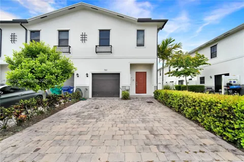 1161 SW 8th Ave