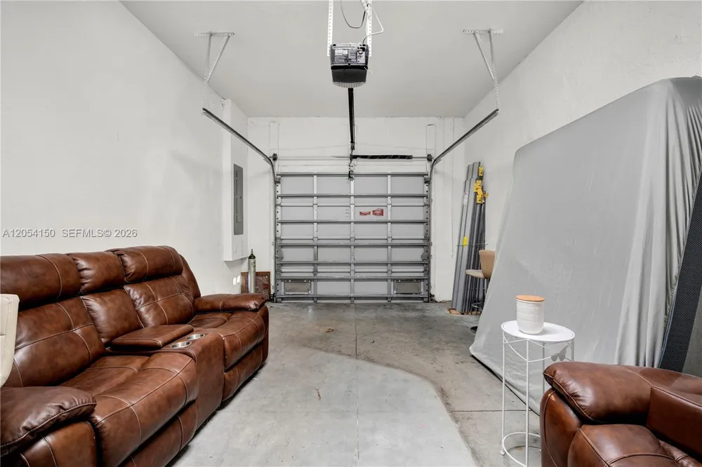 1161 SW 8th Ave Florida City, FL 33034