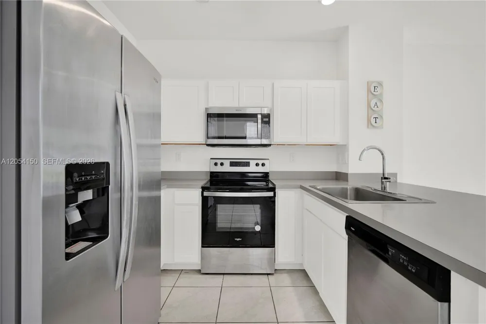 1161 SW 8th Ave Florida City, FL 33034