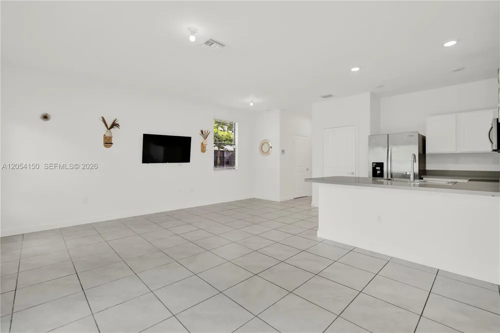 1161 SW 8th Ave Florida City, FL 33034