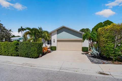 1315 Lakeside Drive