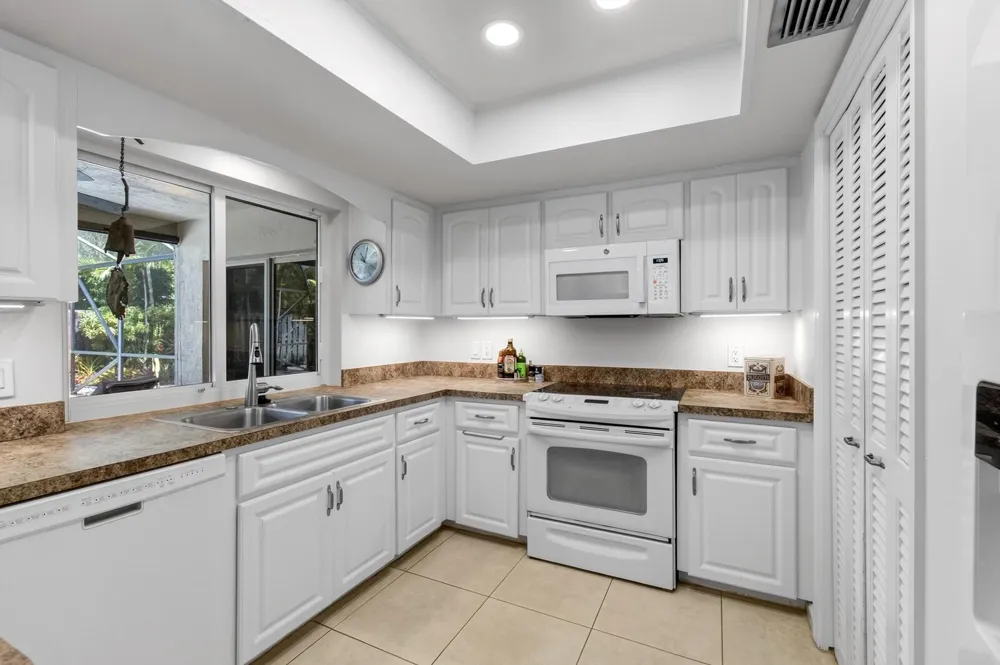 1315 Lakeside Drive 