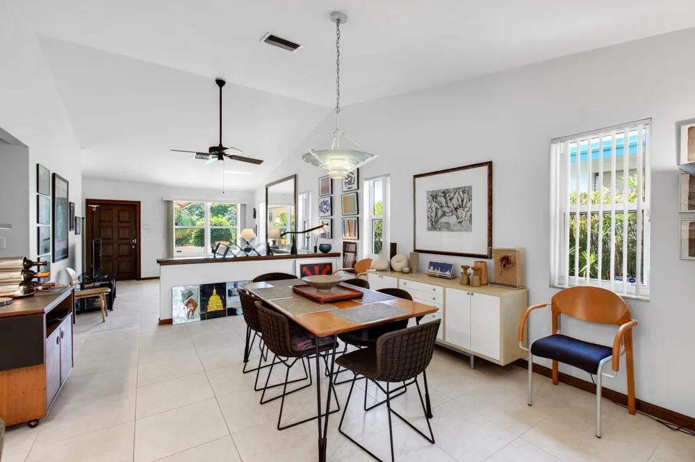 1315 Lakeside Drive 